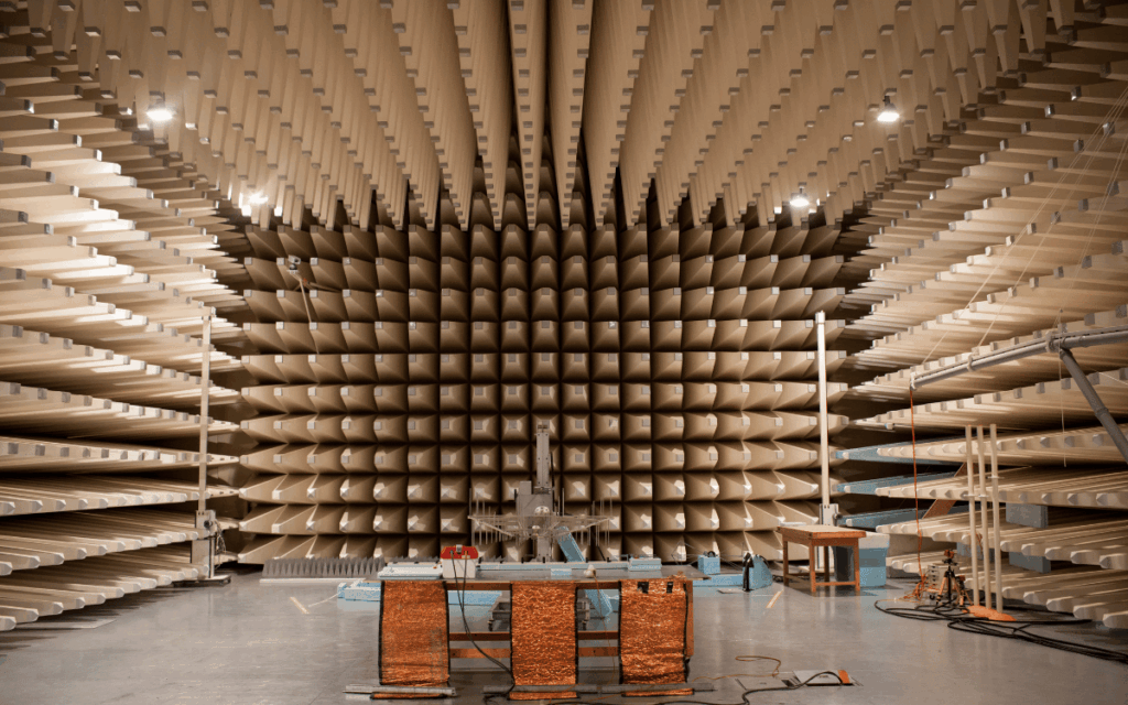Sistema de ensayo para verificar emisiones e inmunidad electromagnética